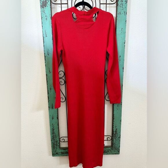Adrianne Landau red sweater dress. Very flattering hugs the curves. LG - Picture 6 of 10